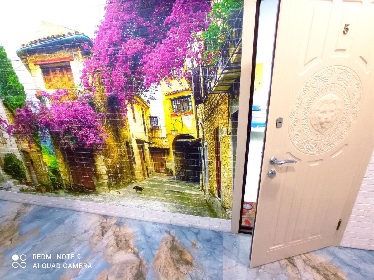 Garden Love On Deribasovskaya โอเดสซา ภายนอก รูปภาพ