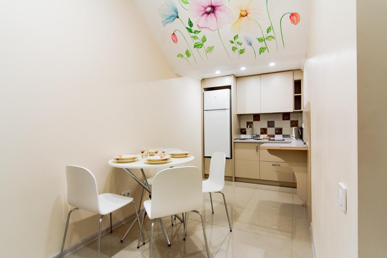 Garden Love On Deribasovskaya โอเดสซา ภายนอก รูปภาพ